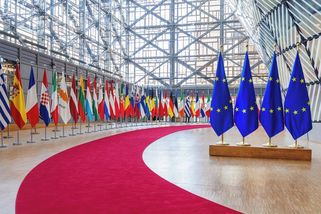 EU doběhly covidové půjčky, varují unijní účetní. Za rok spolknou bilion eur - Seznam Zprávy